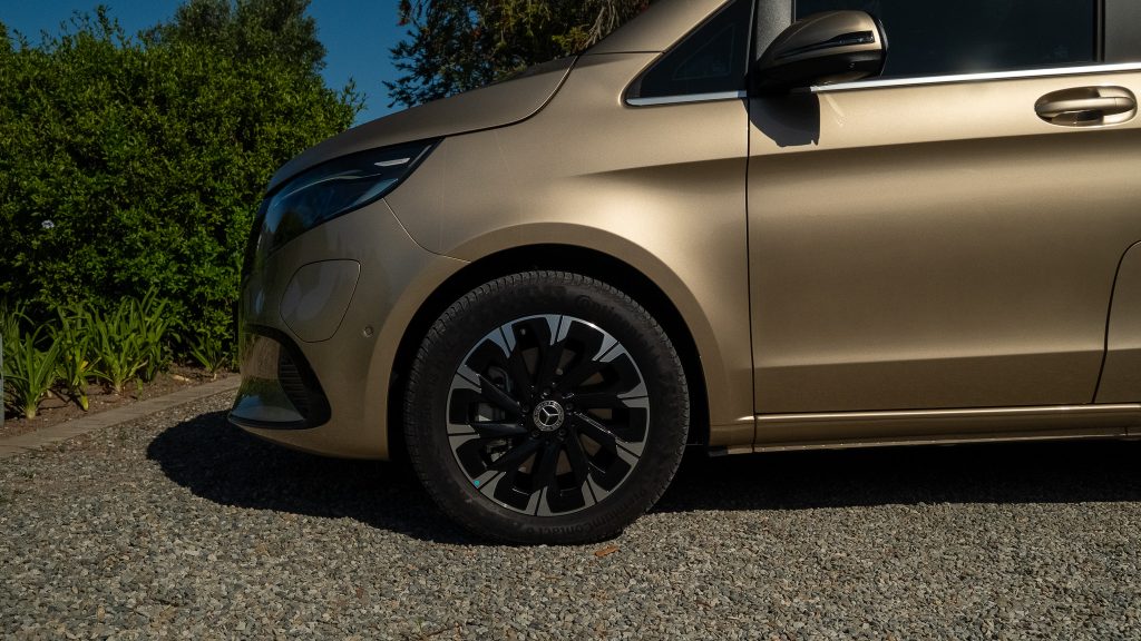 Mercedes-Benz EQV 300 Side Profile Tyre